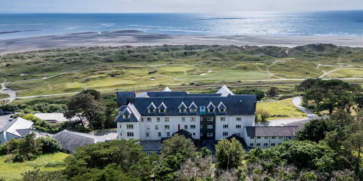 Luxury Coastal Hotel in Wales, Trefeddian in Aberdyfi overlooking Cardigan Bay